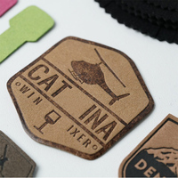Étiquettes personnalisées en microfibre PU suédée, étiquettes en similicuir souple avec logo gravé au laser pour vestes, jeans, chapeaux