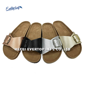 Pantoufles décontractées de style original en gros, pantoufles tendance pour femmes avec logo personnalisé, pantoufles à semelle en liège - Product Image 2