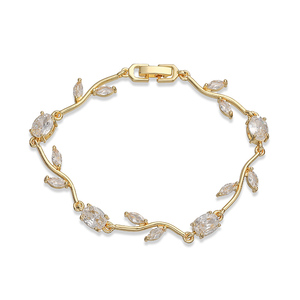 Gioielli di Lusso da <span class=keywords><strong>Donna</strong></span> in Ottone, <span class=keywords><strong>Bracciale</strong></span> <span class=keywords><strong>e</strong></span> <span class=keywords><strong>Collana</strong></span> a Tulipano con Catena Placcata Oro, Pietra Principale in Zircone - Product Image 6