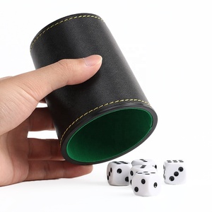 Gobelets à dés en cuir PU pour jeux de société de casino, gobelet à dés en gros, logo personnalisé - Product Image 1