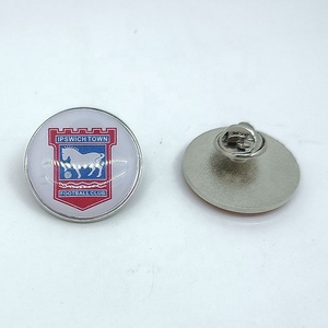 Tùy Chỉnh Thiết Kế Men Trâm Câu Lạc Bộ Bóng Đá 2024 Châu Âu Cup Pins Phù Hiệu Ve Áo Pins Huy Hiệu Bóng Đá In Epoxy Huy Hiệu Pin Tùy Chỉnh - Product Image 3