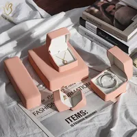 Boîte à bijoux en similicuir ODM, emballage personnalisé pour colliers, boîtes à bijoux de luxe, emballage de bijoux en gros