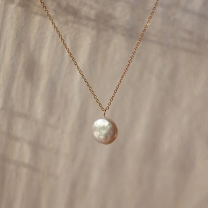 Collier en chaîne d'or à perles rondes d'eau douce naturelles, très tendance - Product Image 5