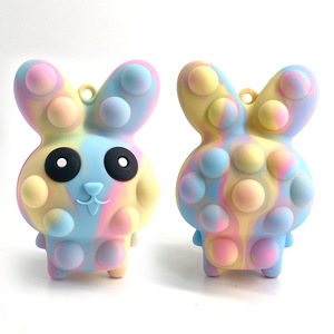 Nuevo Juguete Antiestrés de Silicona 3D con Forma de Conejo y Zanahoria de Pascua, Pelota Relajante para Apretar, para Niños de 3 a 6 Años - Product Image 3