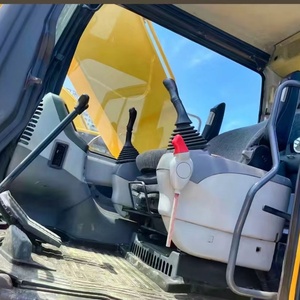 Excavatrice sur chenilles hydraulique Komatsu PC270 d'occasion, modèle 2024, 27 tonnes, moteur 138 kW, boîte de vitesses, pompe, 90 % NEUF, godet de 1,2 m, 100 % d'origine - Product Image 6