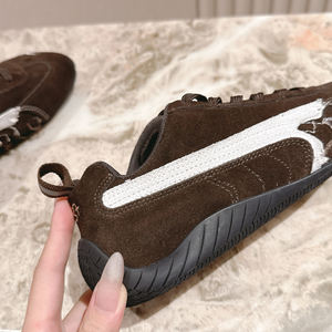 Zapatillas Bajas de Gamuza Marrón de Alta Calidad al por Mayor con Franja Lateral Blanca, Calzado Casual de Carreras, Proveedor a Granel - Product Image 5