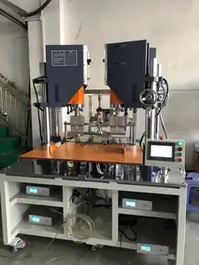 Machine à souder en plastique à quatre têtes à ultrasons 15khz 2600W