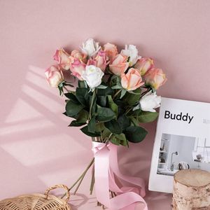 ช่อดอกกุหลาบประดิษฐ์ CallaFloral สีขาว ชมพู ส้ม ทำจากโพลีเอสเตอร์ สำหรับตกแต่งภายในบ้าน - Product Image 1