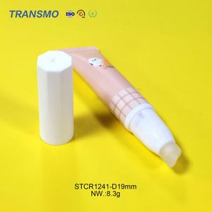 Tube de baume à lèvres en plastique doré, emballage vide pour brillant à lèvres avec logo personnalisé, tube souple avec capuchon - Product Image 4