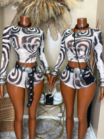 Ensemble deux pièces en maille à imprimé numérique abstrait en spirale Y2K, composé d'un crop top et d'un short