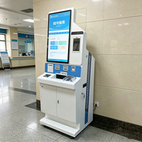 Maßgefertigter Doppelbildschirm-Bodenkiosk für Medizinische Selbstbedienung mit Kartenleser und A4-Drucker für Krankenhauslobby zur Patientenregistrierung