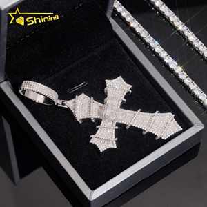 Bijoux Hip Hop Personnalisés Certificat GRA Argent Sterling 925 Serti de Diamants Pendentif Croix Crâne Moissanite - Product Image 4