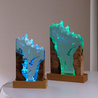 Nouveau design en gros alimentation USB unique base en bois lampe de bureau LED design océanique lampe de nuit de table en résine époxy