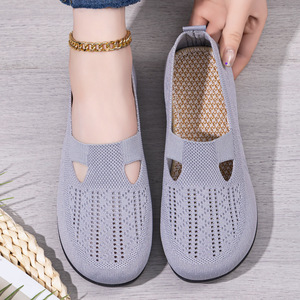 Chaussures décontractées pour femmes en gros, couleur unie, couleur foncée, nouvelle collection printemps, respirantes, légères, en maille, <span class=keywords><strong>semelle</strong></span> souple - Product Image 1