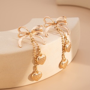 2025 nouvelles meilleures boucles d'oreilles pendantes à la mode pour femmes à la mode Simple luxe longue torsion goutte avec glands et cadeaux en pierre en alliage de cuivre - Product Image 6