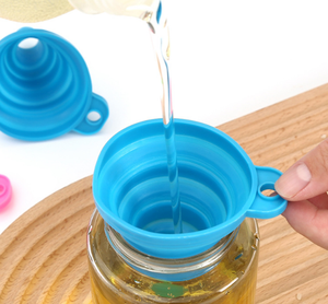 Kitchen <b>Tools</b> Foldable and Retractable Funnel Plastic Funnel Oil Pouring Kettle Household <b>Silicone</b> Funnel - Product Image 2