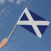 Drapeaux personnalisés Écosse, drapeau à agiter à la main avec mât en bois, drapeaux imprimés double face, drapeau pour la fête de l'Indépendance et les célébrations anniversaires