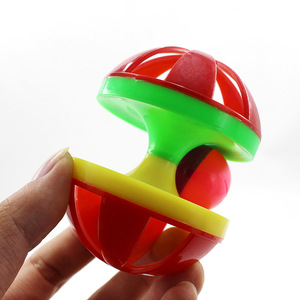 Juguetes para Gatos Interactivos de Colores Aleatorios, Lindos Juguetes de Entrenamiento para Mascotas, Pelota de Plástico con Sonido de Campana - Product Image 5