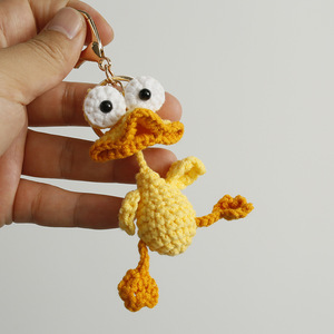 Llavero de ganchillo de pato lindo, divertido patito feo de punto, colgante de hilo, muñeco de animal tejido, llavero de rana de ganchillo - Product Image 6