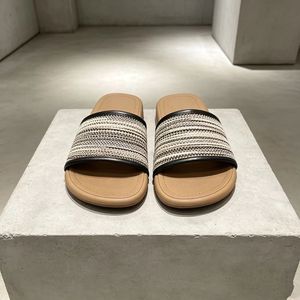 Sandali piatti da <span class=keywords><strong>donna</strong></span> leggeri e traspiranti con fascia stampata in tessuto, tomaia in PU e suola in PVC, comodi per appartamento e balcone - Product Image 1