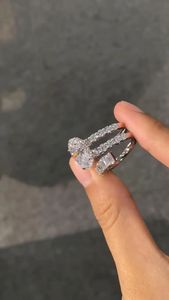 Anillo de Compromiso Clásico con Diamante Ovalado de 2 Quilates Cultivado en Laboratorio, Oro Amarillo de 14K, Joyería Nupcial con Certificación IGI - Product Image 5