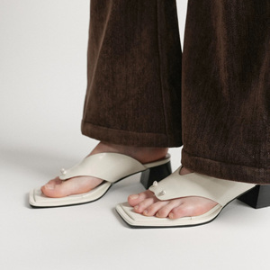 Sandales à talons hauts pour femmes, tendance mode, en cuir de vache importé, bout carré, talon épais, printemps été - Product Image 4