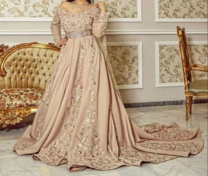 ATIYA LIBAS Royal Look Lehenga Choli avec broderie lourde Matériau en acétate Longueur de plancher Long Trail pour robe de mariée-2019 - Product Image 6