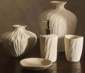 Decorações de Banheiro de Luxo Ecológicas em Estilo Nórdico, Conjunto de Acessórios de Hardware em Resina com Três Peças para Suporte de Escova de Dente - Product Image 1