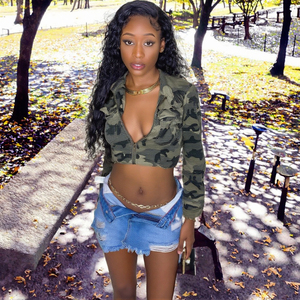 Veste courte en jean camouflage matelassée respirante en coton lavé de haute qualité pour femme – Collection Automne 2024 - Product Image 3