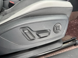 รถยนต์มือสอง ปี 2019 <span class=keywords><strong>Audi</strong></span> <span class=keywords><strong>Q3</strong></span> 40 TFSI Sportback <span class=keywords><strong>S</strong></span>-<span class=keywords><strong>line</strong></span> SUV พร้อมห้องโดยสารแบบ Virtual Cockpit และหลังคา Panoramic Sunroof พร้อมส่งออก มีสินค้าในสต็อก - Product Image 5