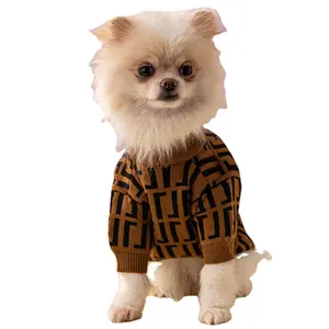 कुत्ते स्वेटर लक्जरी डिजाइनर मध्यम कुत्तों के लिए कुत्ते कपड़े गर्म फ्रेंच बुलडॉग Schnauzer ऊनी कपड़े पालतू कॉस्टयूम CH3015