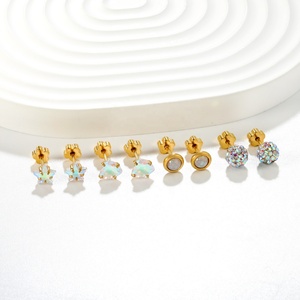 Juego de Aretes Minimalistas con Baño de Oro de 18K, con Ópalo, para Mujer, en Forma de Corazón, Estrella y Redondos, con Circonita Cúbica - Product Image 2