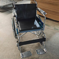 Fauteuil roulant manuel en acier léger Offre Spéciale 809 nouvelle conception pliante fournitures de thérapie de rééducation de toilette marcheur et déambulateur