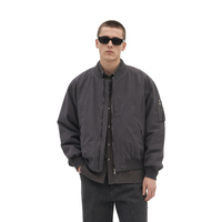 Blouson Bomber Homme Surdimensionné Personnalisé Style Streetwear Rembourré Décontracté avec Poches Utilitaires Vente en Gros Usine OEM ODM