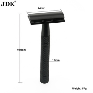 Maquinilla de afeitar de seguridad de doble filo con mango largo negro para hombre - Product Image 6