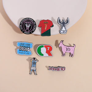Broche de Esmalte con Diseño de Balón de Fútbol de Dibujos Animados, Pin Metálico para Solapa, Accesorio de Moda para Camisetas y Ropa, Regalo para Amigos - Product Image 1
