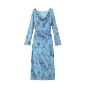 รันฉี ชุดเดรสทรงเข้ารูปสำหรับผู้หญิงไซส์ใหญ่ สีฟ้า คอวัว แขนยาว พิมพ์ลาย ทรงเข้ารูป พร้อมชั้นผ้าบาง รุ่น N9013 - Product Image 1