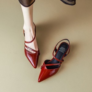 Sandalias Rojas Brillantes de Alta Gama con <span class=keywords><strong>Tacón</strong></span> <span class=keywords><strong>Medio</strong></span> y Diseño de Punta Puntiaguda para <span class=keywords><strong>Zapatos</strong></span> de Mujer Transpirables - Product Image 1