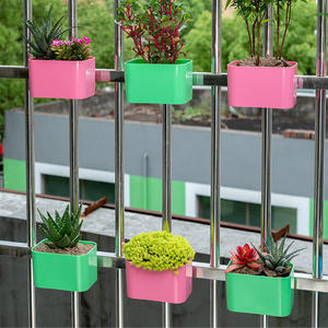 Pot de fleurs suspendu rectangulaire bleu ciel à fixer au mur pour la culture à domicile, jardinière en plastique - Product Image 3