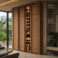 Armoire à vin sur mesure pour salle à manger, avec rangement intégré du sol au plafond, porte en verre et éclairage LED