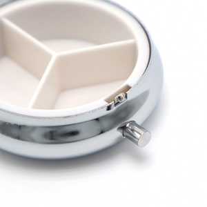 Biểu Tượng Tùy Chỉnh Thiết Kế Xách Tay 3 Bên Trong Khoang Y Học Trường Hợp Vòng Nhỏ Kim Loại Hộp Thuốc Hộp Thuốc Với Gương - Product Image 4