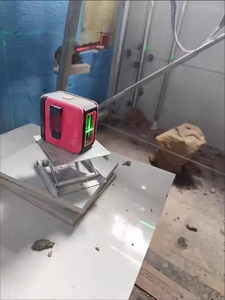 Niveau laser à 2 lignes, auto-nivelant, niveau laser vert, lignes croisées verticales et horizontales, étui <span class=keywords><strong>de</strong></span> transport, batterie Shijing 8150 - Product Image 4