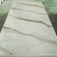 Panneau mural élégant en marbre PVC de style doré 4 'X 8' 3mm Feuille de marbre UV imperméable et ignifuge Panneaux muraux en PVC