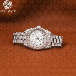 Reloj de Diamantes con Diseño Único, Ideal para el Desarrollo de Relojes de Pulsera de Lujo y Uso Decorativo, Disponible para la Venta - Product Image 1