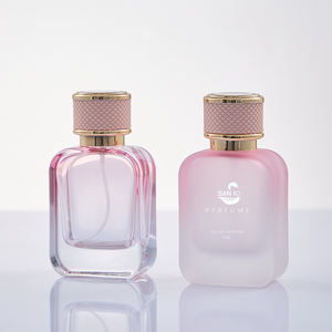 Perfume de botella cuadrada plana Rosa esmerilado de 50ml personalizado con caja de Perfume de botella magnética rosa - Product Image 5