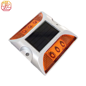 Marcatori Stradali Solari in Lega di Alluminio, Luci LED Ambra per Moli e Percorsi, Riflettore Bianco IP68 in Plastica PC - Product Image 1