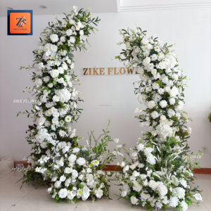 Arrangement floral en soie blanche <span class=keywords><strong>de</strong></span> haute qualité pour allée <span class=keywords><strong>de</strong></span> <span class=keywords><strong>mariage</strong></span>, centres <span class=keywords><strong>de</strong></span> <span class=keywords><strong>table</strong></span> floraux pour église et cérémonie en extérieur - Product Image 4
