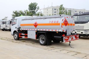 Camion-citerne 4*2 117HP 10m³ en acier/alliage d'aluminium, adapté au transport d'eau/huile/liquides industriels - Product Image 4