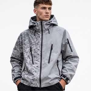 Produttore di Abbigliamento Sportivo Estivo Personalizzato, Giacca Racer con Cappuccio Tinta Unita, Termocromatica, Reattiva al Calore e all'Acqua - Product Image 1