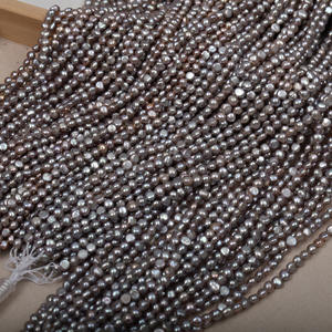 Collier et bracelet en perles d'eau douce naturelles, petites perles baroques grises de 4 mm, à deux faces, légères, perles dispersées, matériau semi-fini - Product Image 4